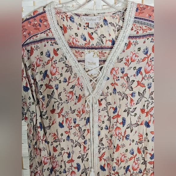 Suzanne Betro Periwinkle Blue/Pink/Cream Lace Up Flutter Sleeve Ruffle Tunic-1X - Picture 7 of 10